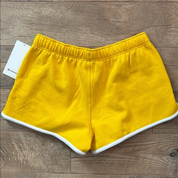 NWT Scuba Mid Rise Oversized Short 3” Trim Women’s Size Large MZYW/WHT - Picture 8 of 9